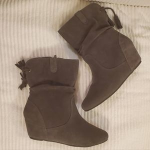 White Mountain Perfect Suede Charcoal Wedge Boots